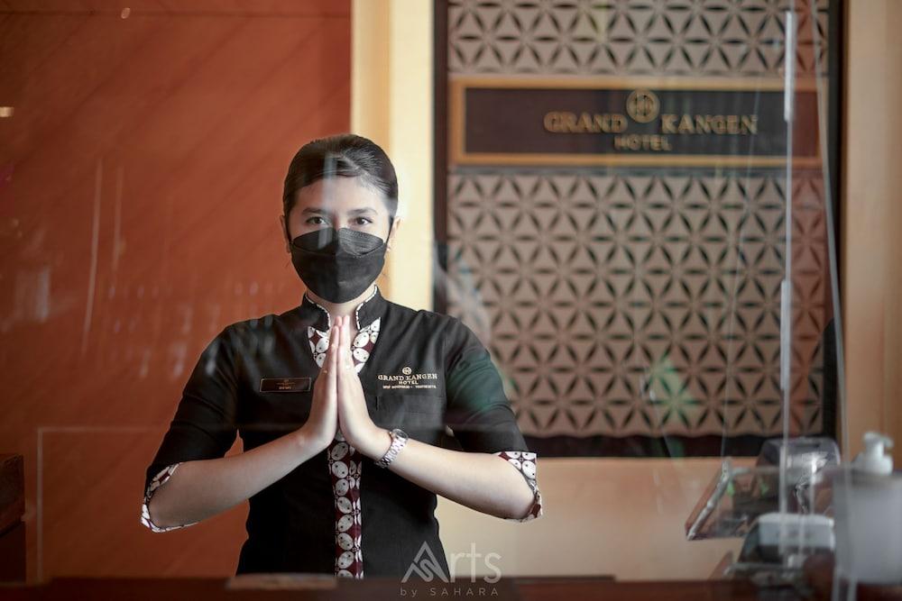 แกรนด์ คันเกน โฮเทล อูริป ซูโมฮาร์โจ Hotel ยอกยาการ์ตา ภายนอก รูปภาพ