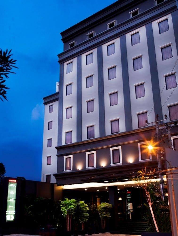 แกรนด์ คันเกน โฮเทล อูริป ซูโมฮาร์โจ Hotel ยอกยาการ์ตา ภายนอก รูปภาพ
