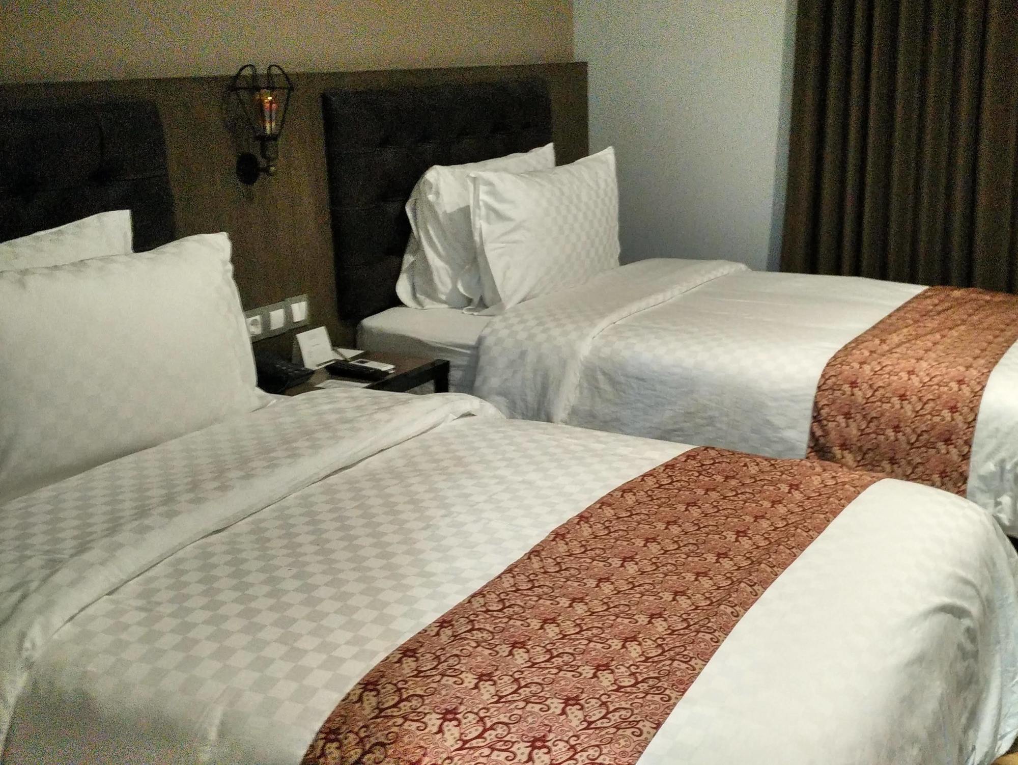 แกรนด์ คันเกน โฮเทล อูริป ซูโมฮาร์โจ Hotel ยอกยาการ์ตา ภายนอก รูปภาพ