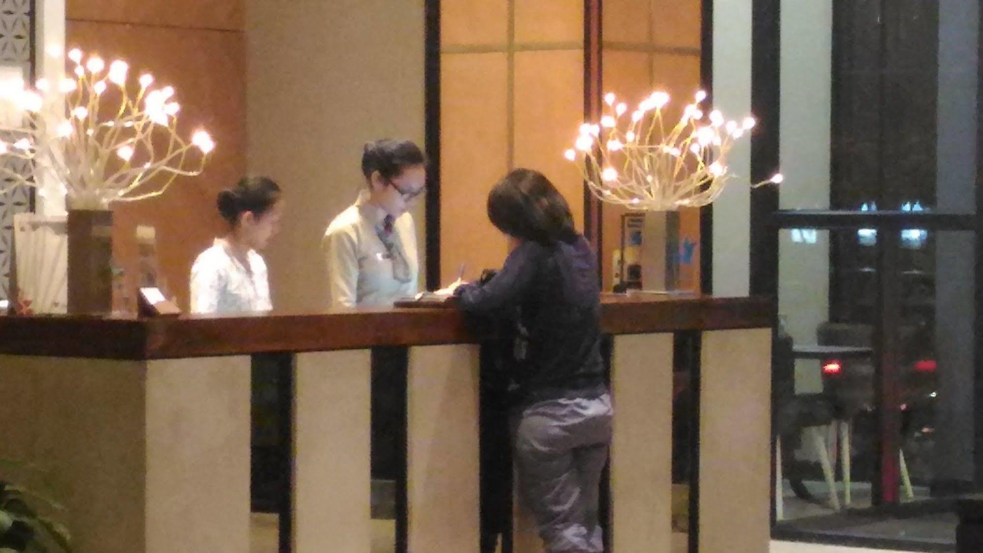แกรนด์ คันเกน โฮเทล อูริป ซูโมฮาร์โจ Hotel ยอกยาการ์ตา ภายนอก รูปภาพ